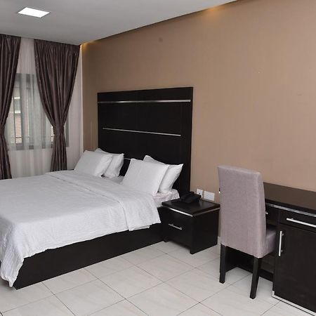 Urban Metro Inn Lagos Eksteriør bilde
